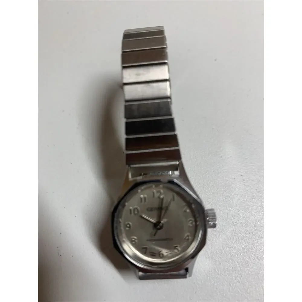 Vintage Womens Round Geneva Stretch Band Watch Silver Tone Stainless Steel